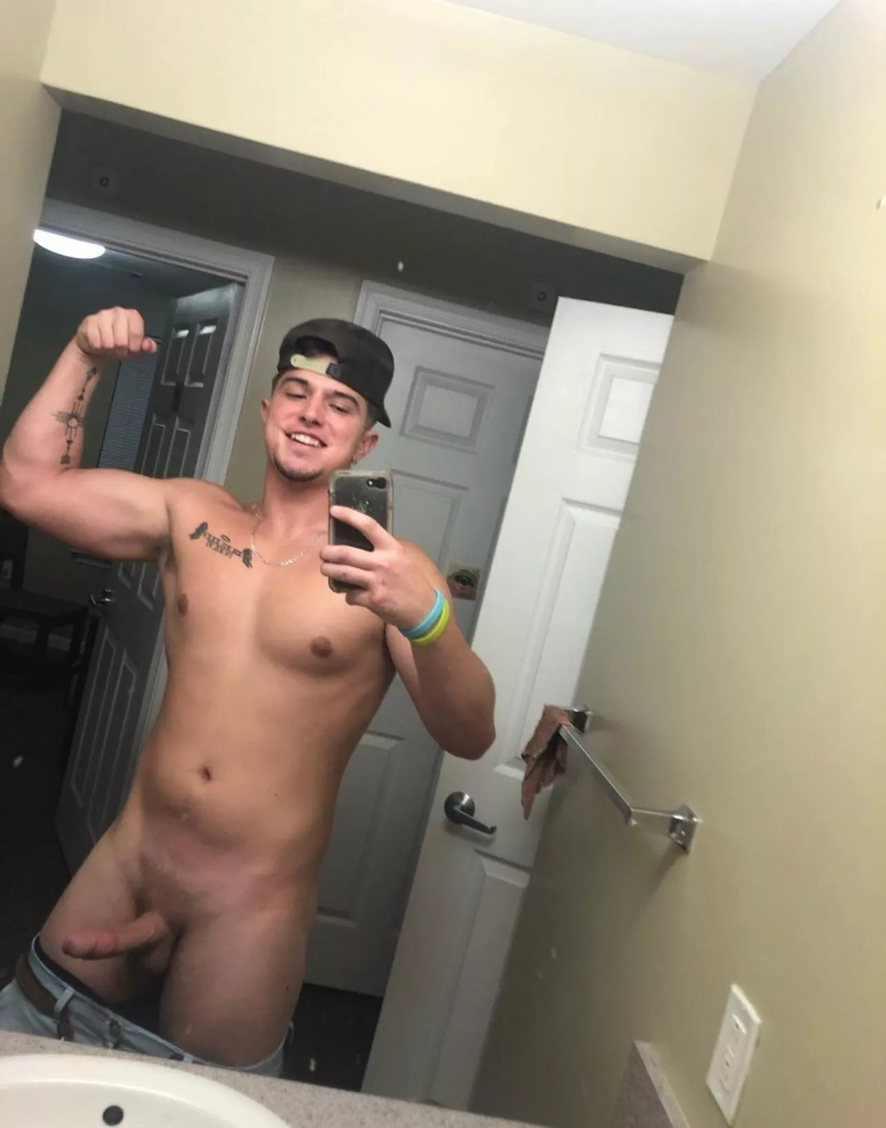 25 STRAIGHT looking for same to VC and jerk with face+ @triage945