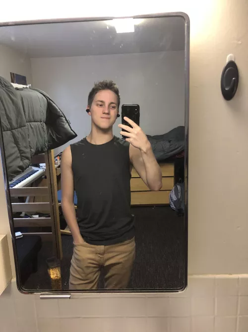 A week ago today I had my first kiss hehe