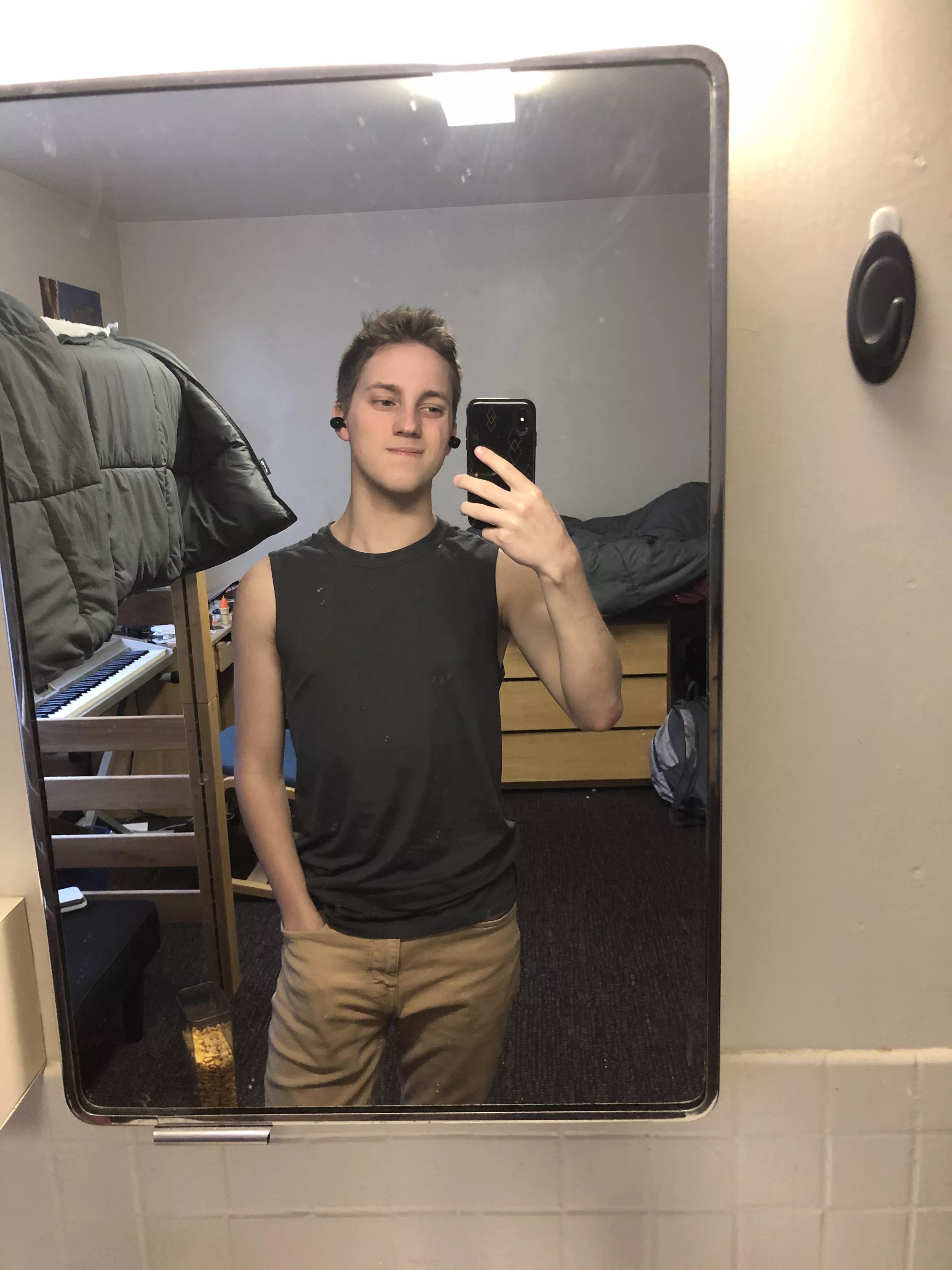 A week ago today I had my first kiss hehe