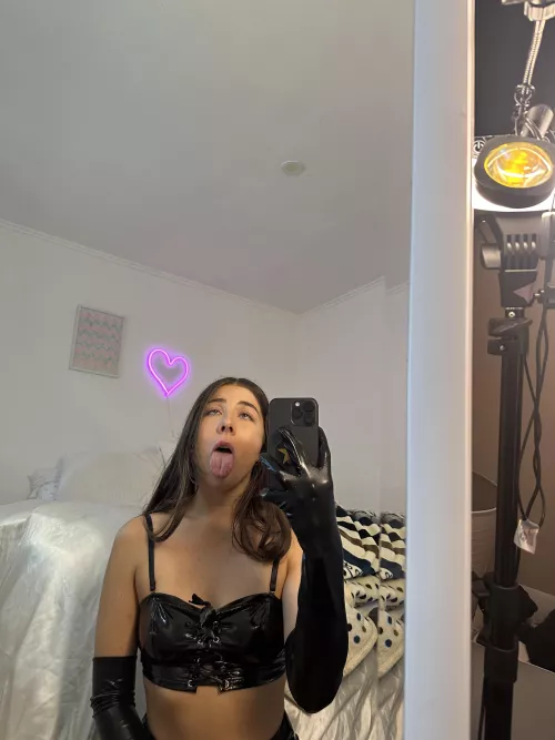 Ahegao in black