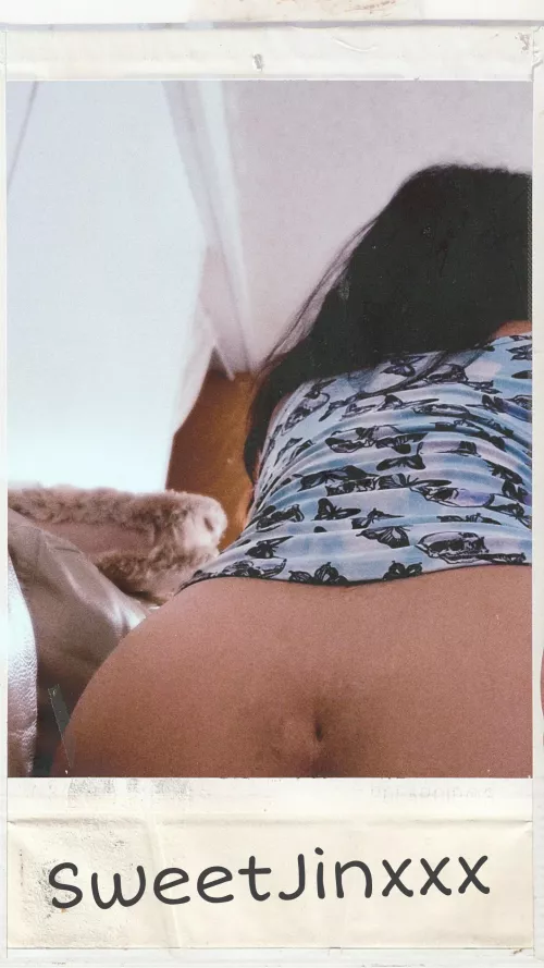 Another day, another booty pic