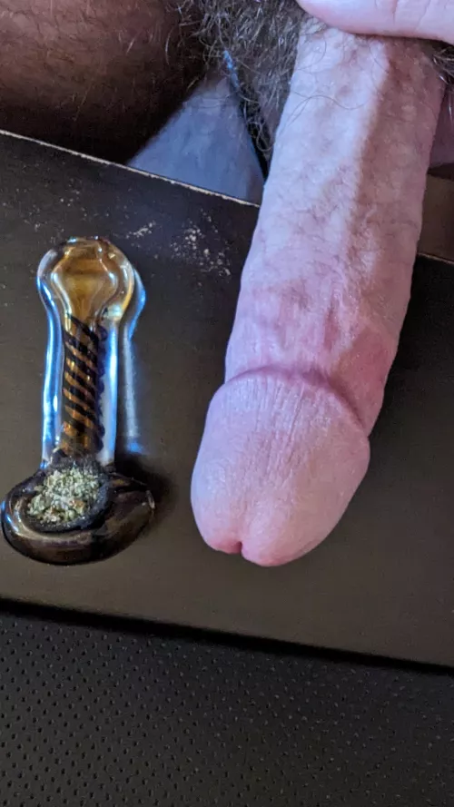 Bowl 2. Time to smoke n stroke [m]yself to edge after edge.