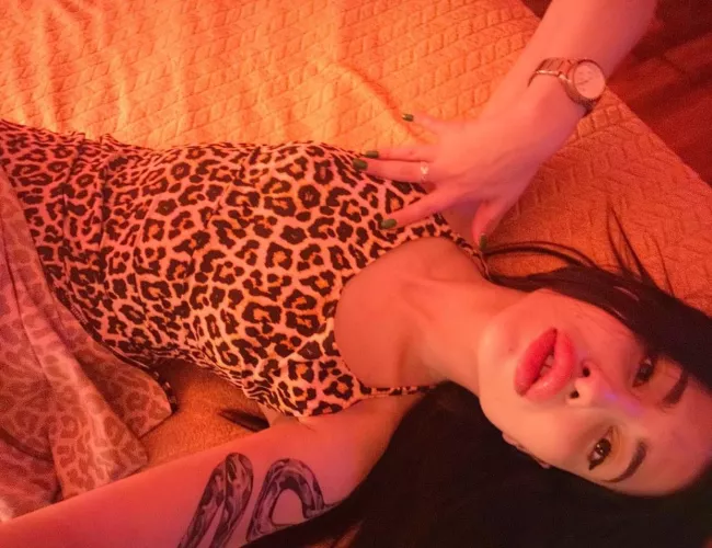 Can I be your secret girlfriend?