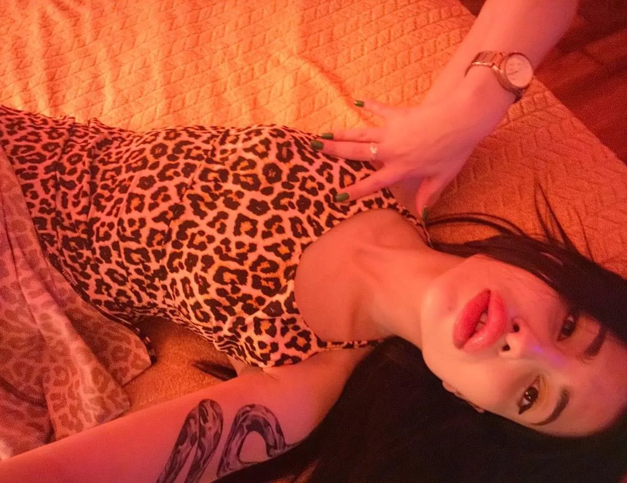 Can I be your secret girlfriend?