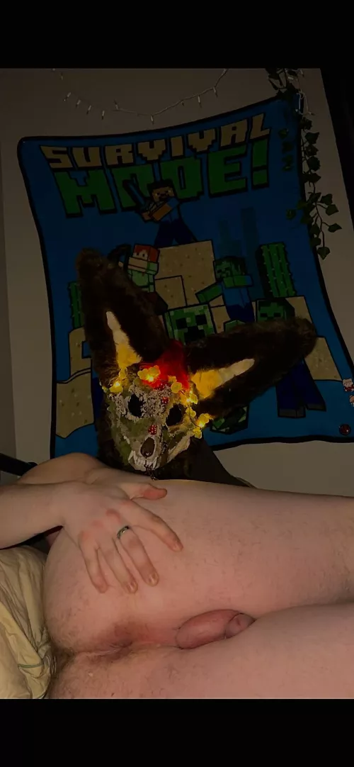 Come give it a kiss pup 😘