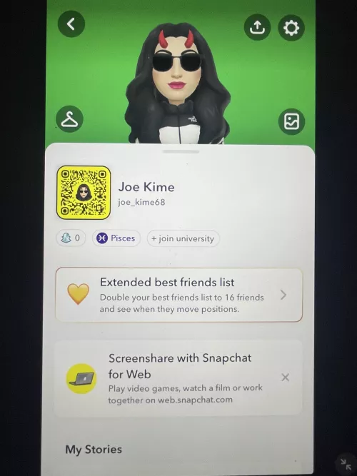 Dm me I’m looking for a massive sugar daddy