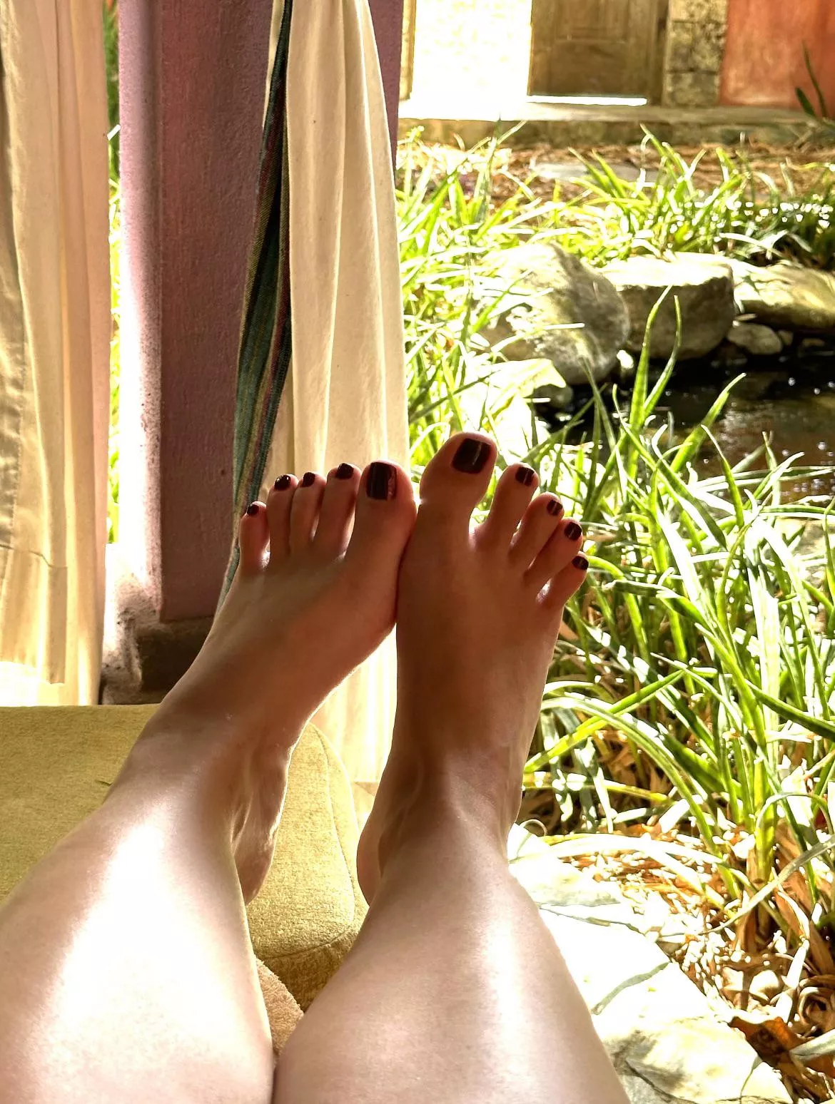 Do you like my new pedicure?