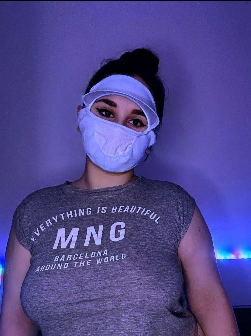 Feeling hot in this braless look