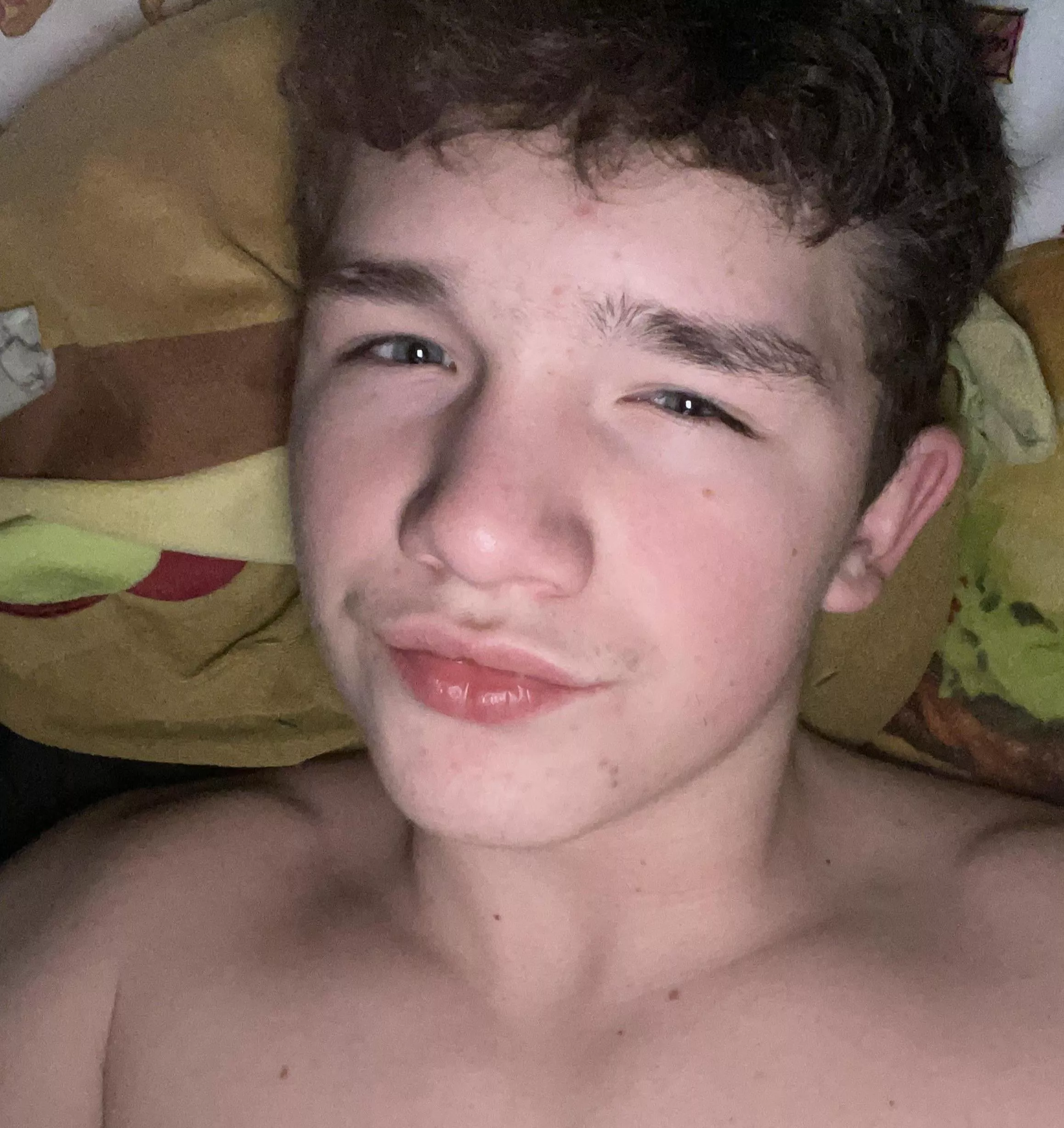 Home alone today bored. 🥱 Keep me company. Would love a big bro to entertain and teach me. Don’t be super old. wes142024