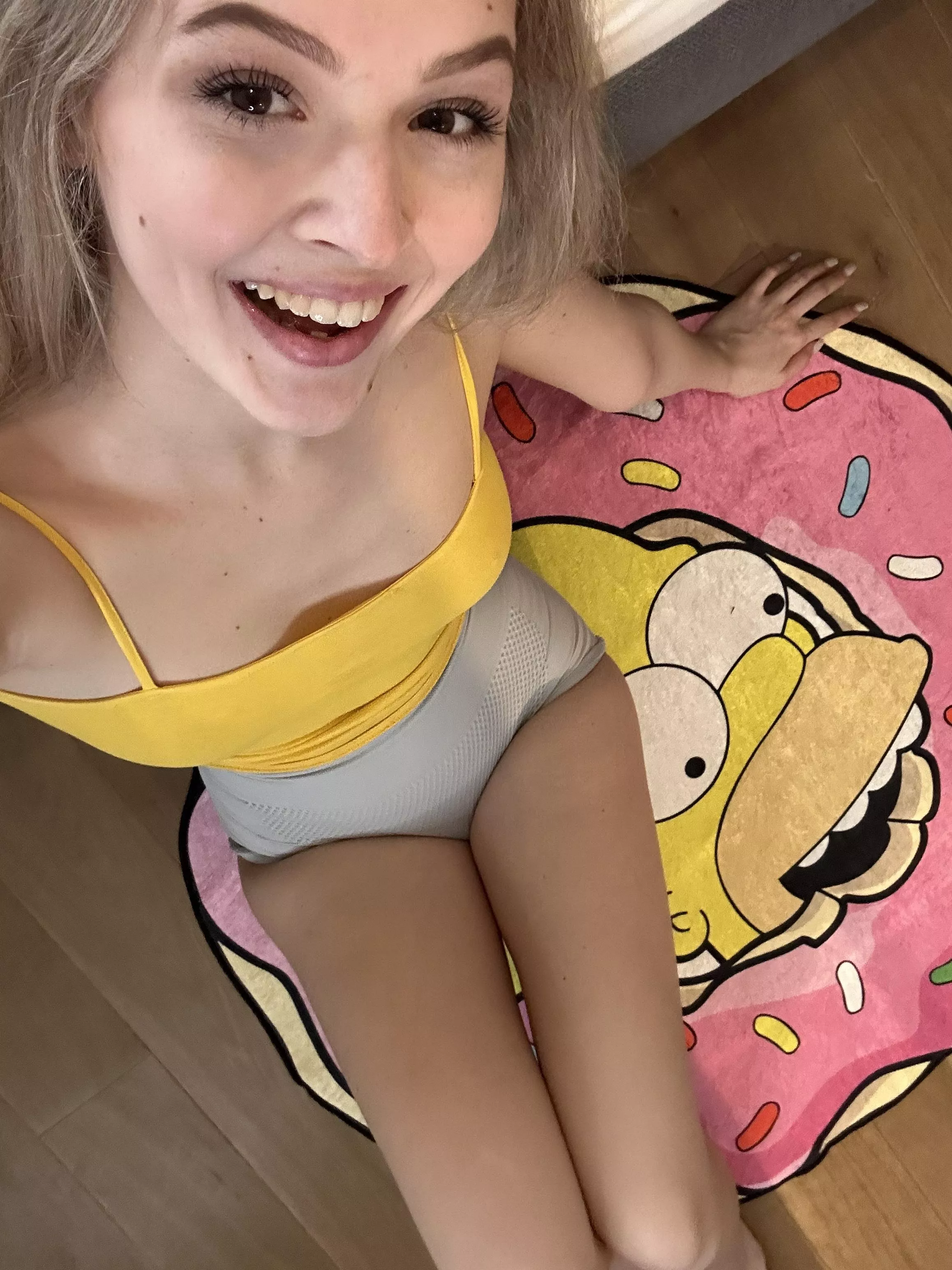 homer simpson is trying to eat my ass 😳