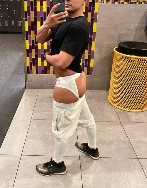 I hope somebody sees these underneath my thin joggers 