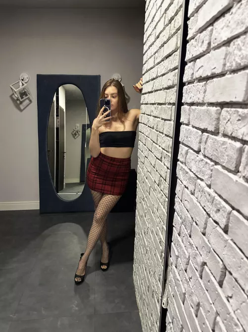 I love teasing my coworkers and making their cocks hard