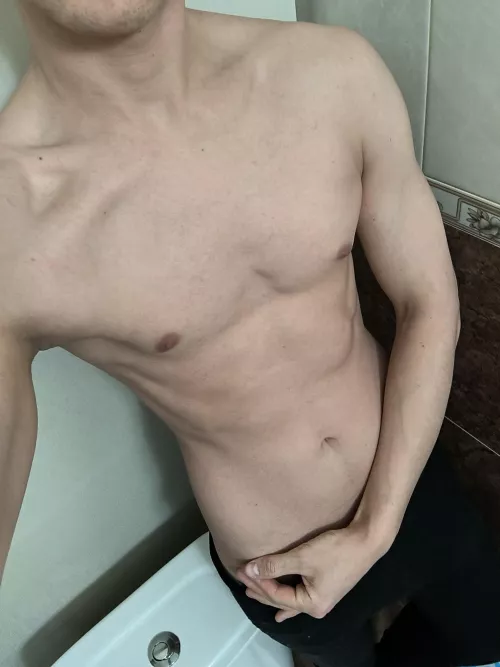 Looking for twink pic swap buddies ;)
