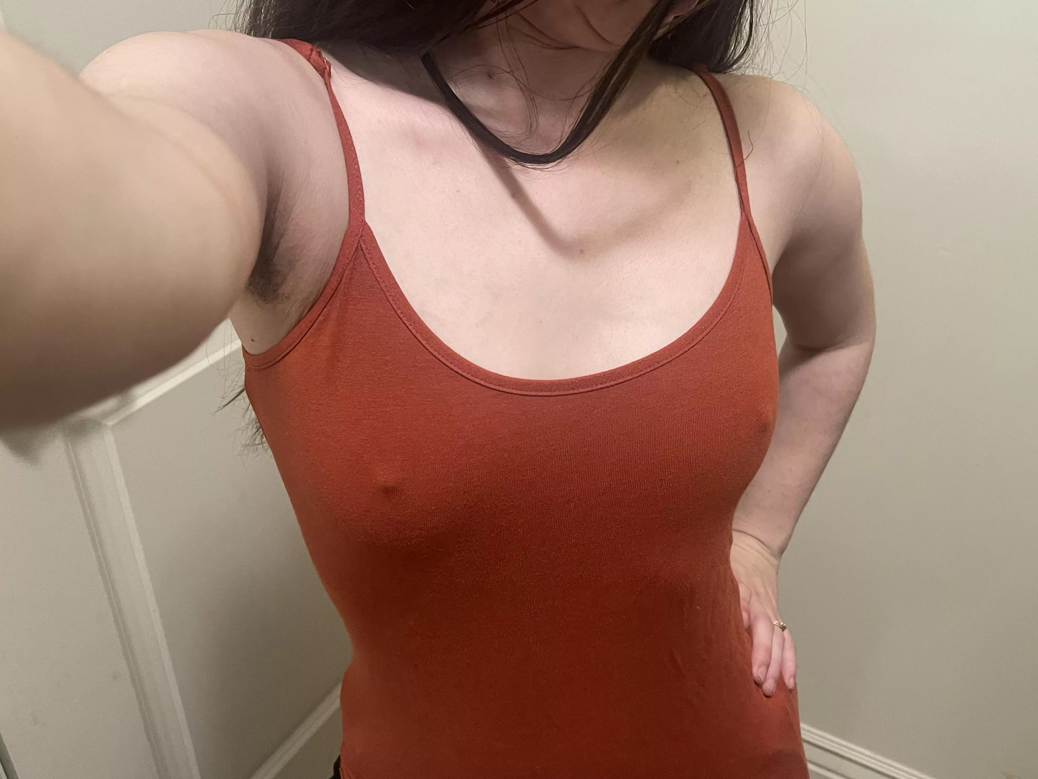 Morning pokies!! I love wearing tank tops 