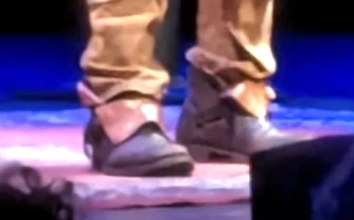 Need help IDing boots. I saw them on a stage so this is the best picture I got of them (I was far away).