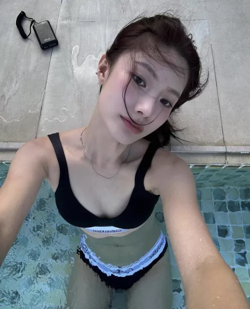 needy for ur attention 