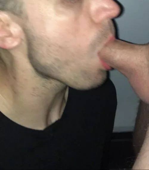 On-use dick sucker completely addicted. Call me a faggot or DM if verbal/dom. Will anyone actually see this
