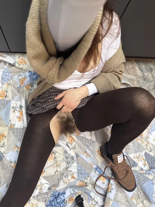 pantyhose squeezed my big bush too much so here's the solution