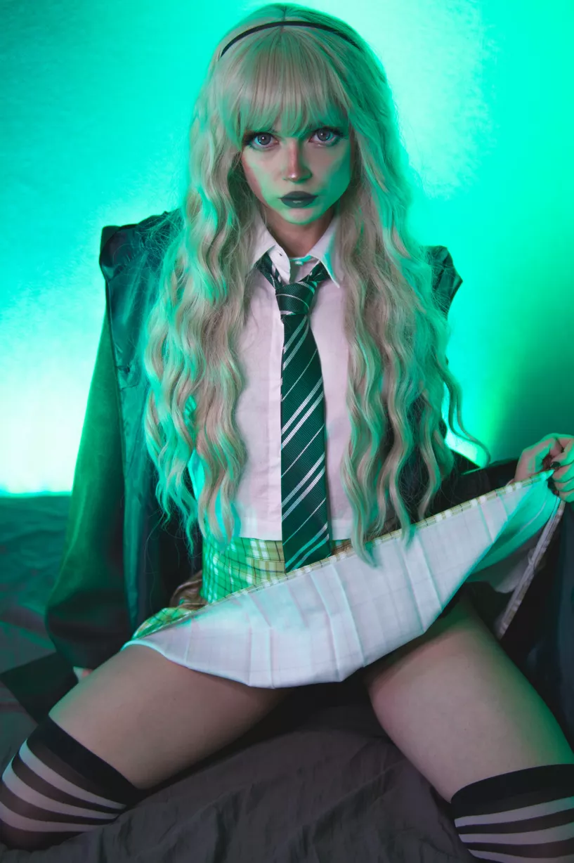 Slytherins don't wear panties under their skirts