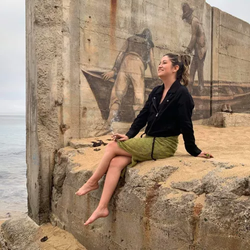 smoking a j at the beach makes me happier than anything