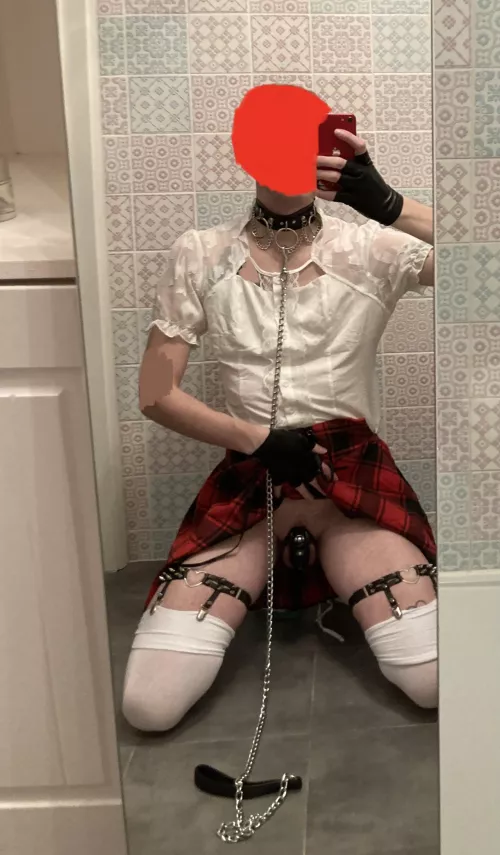 still probably the sexiest i've ever felt leashed and dressed like this ⛓️🔒