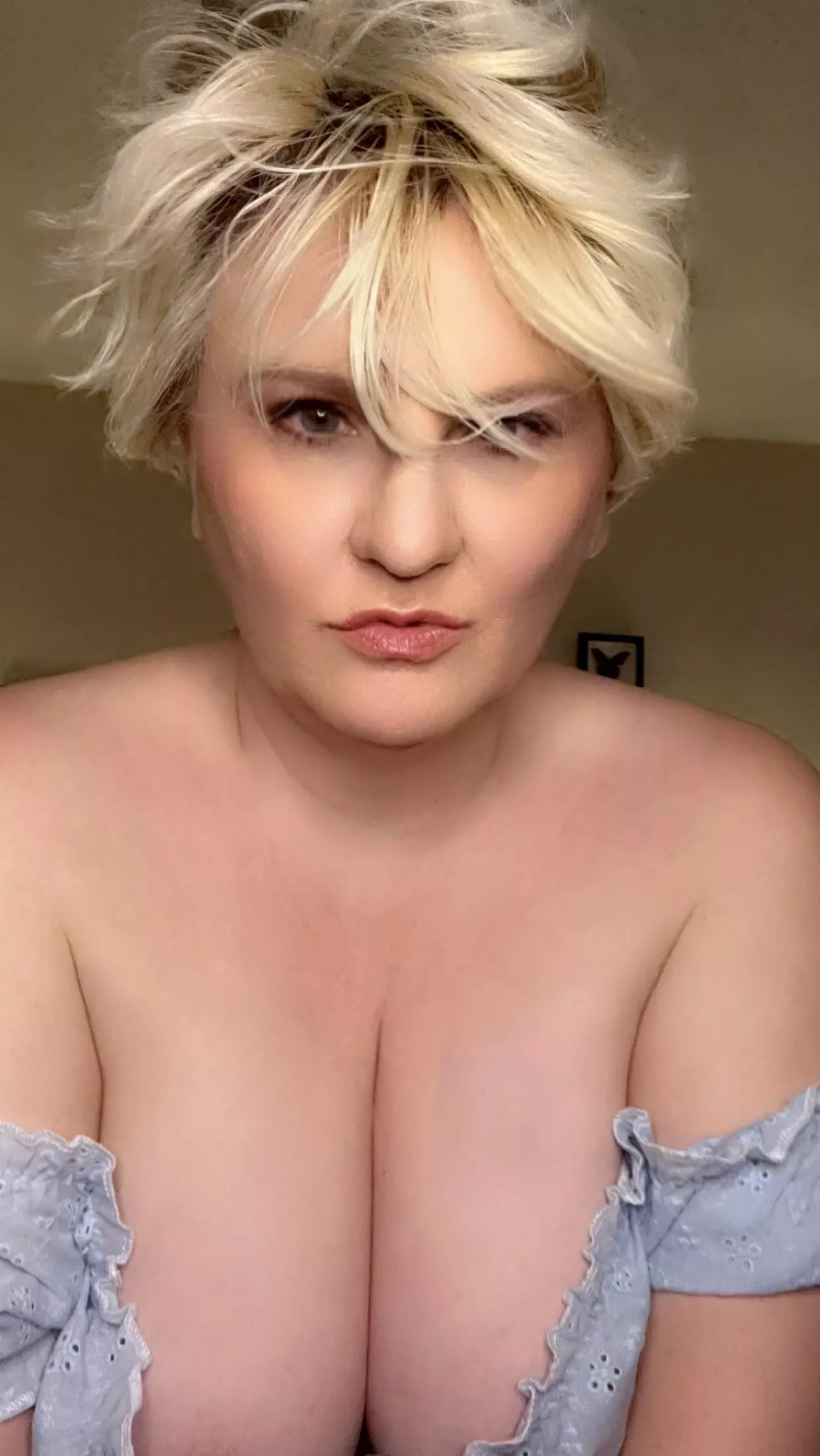 This cougar’s on the prowl… (49)