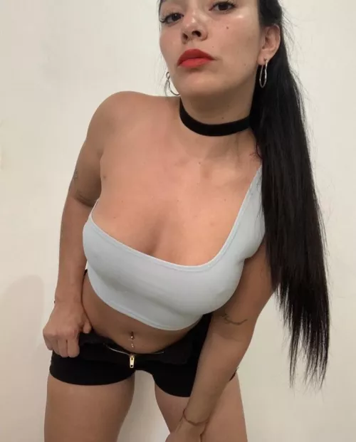 We brunettes are hotter 😏