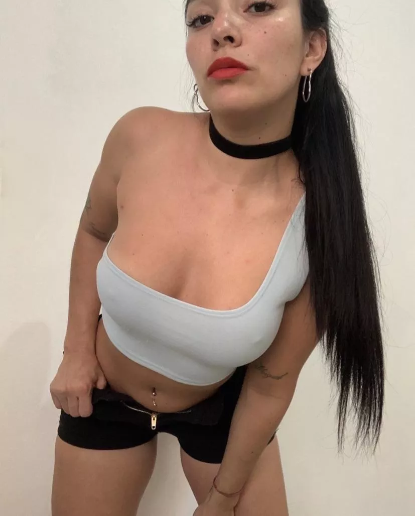 We brunettes are hotter 😏