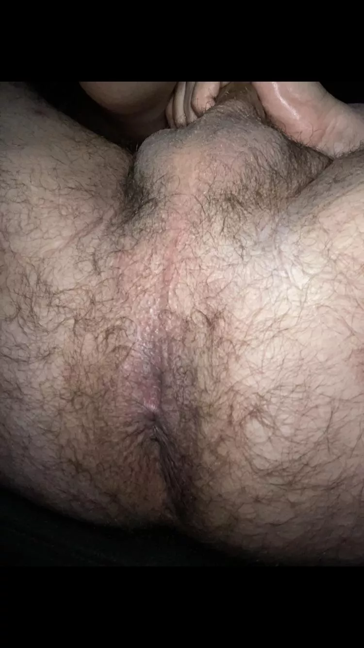What would you do to this hairy ass🤤