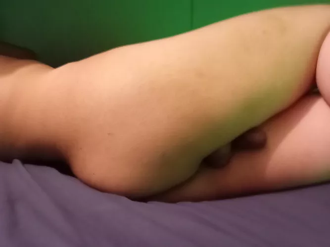 Who's that cutie peaking out?