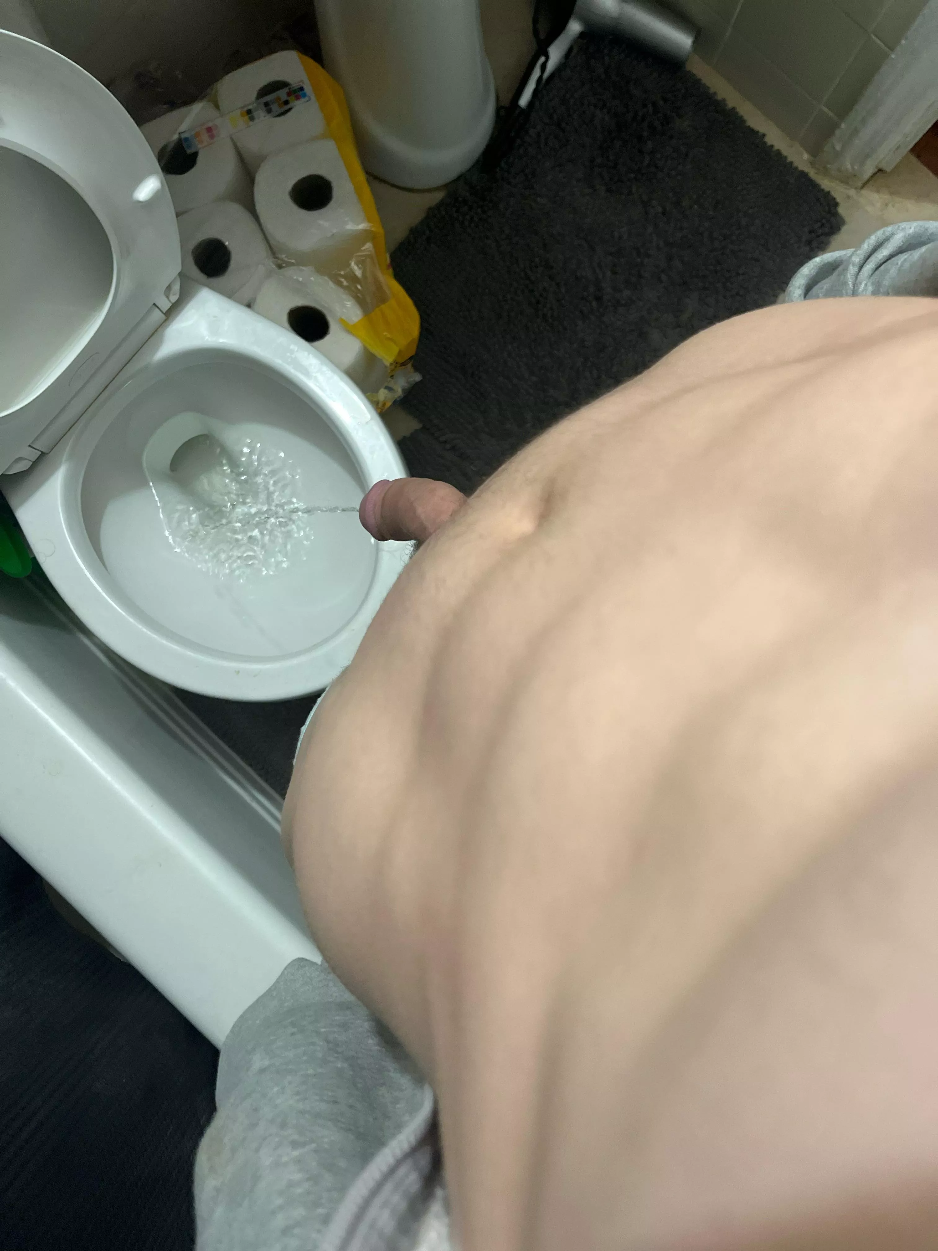 worship it , hmu for piss vids 💦🟡