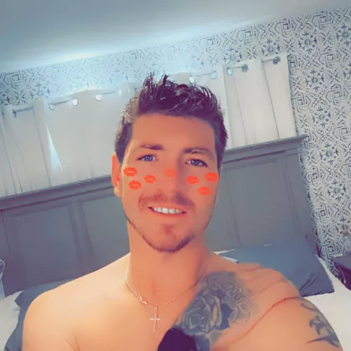 Would you be my babyy, and I'll be your daddyy? 😉😉