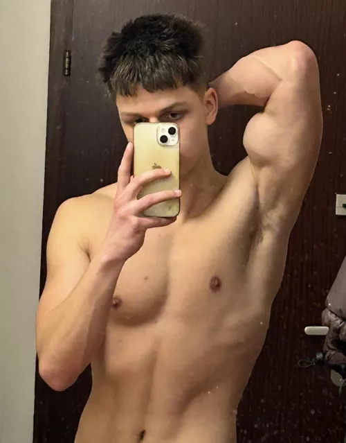 (19)Would you lick my body?