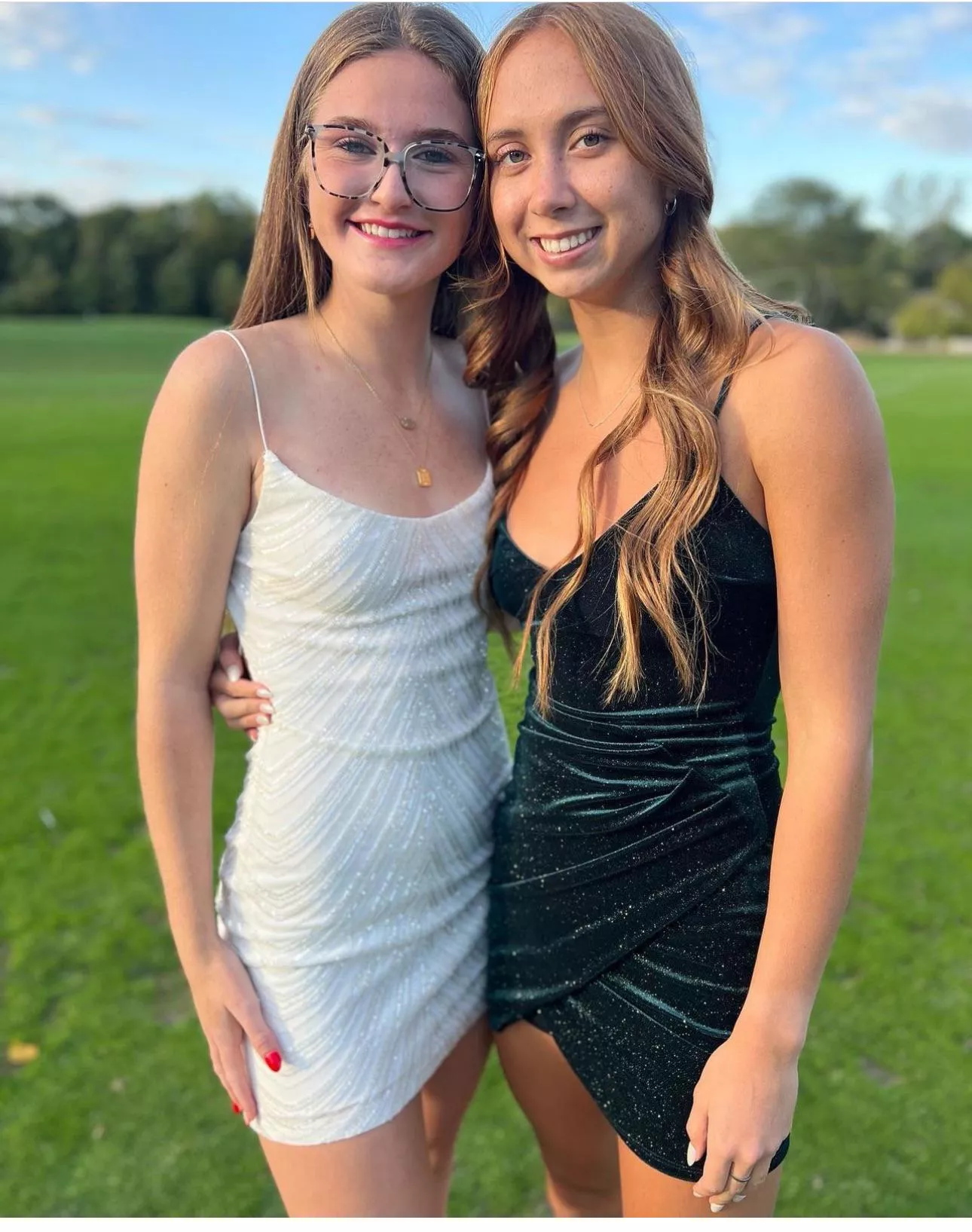 [2] glasses or no glasses