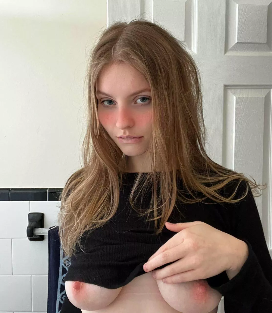 20F4M Every reaction gets another nude picture let’s see how far this goes 🥵🤪  👉 Telegram 👉 @mpamis2021