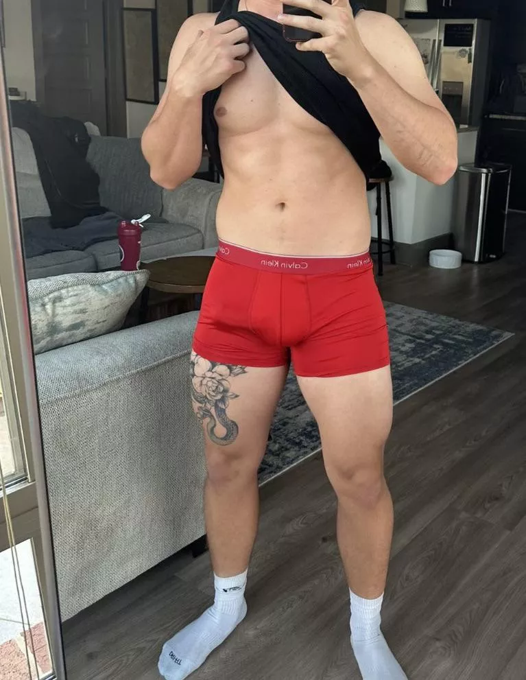 25 GL muscular stud. 👀 for similar. DM 4 SC