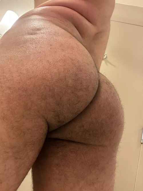 31 [M4M] #orlando - Any guy at Renaissance Orlando at SeaWorld willing to let me jerk them off.