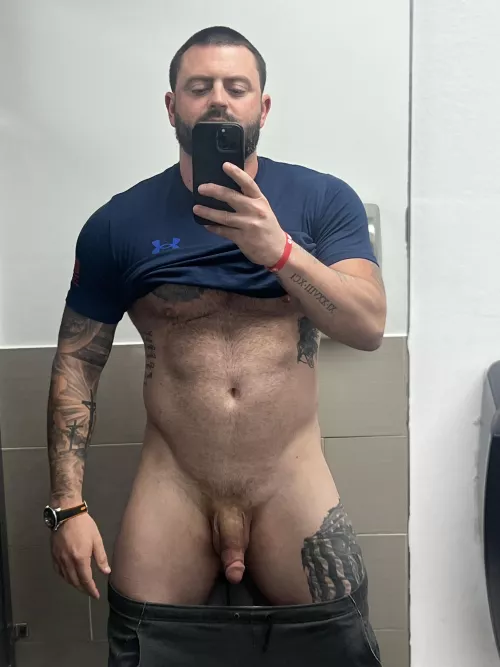 [37] Daddy has big…. Thighs