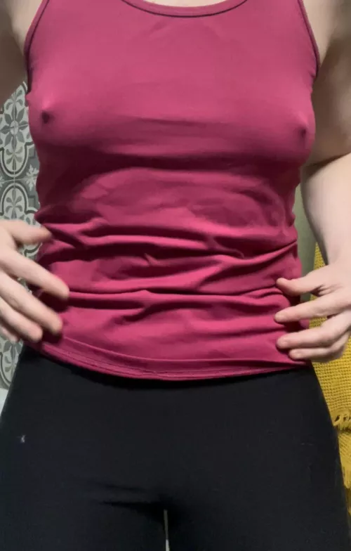 41F ▪️stopped wearing a bra as a teenager… what do you think?