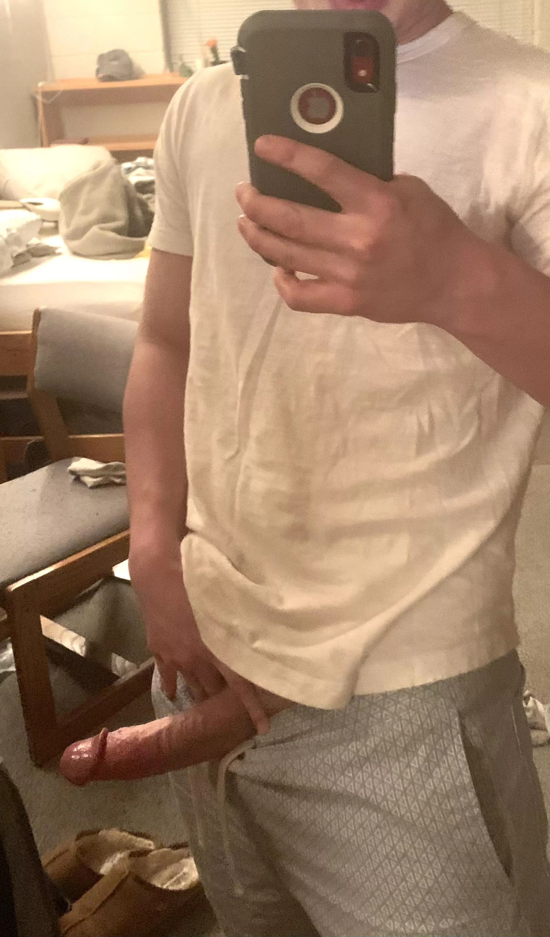 Door is shut, dms are open.