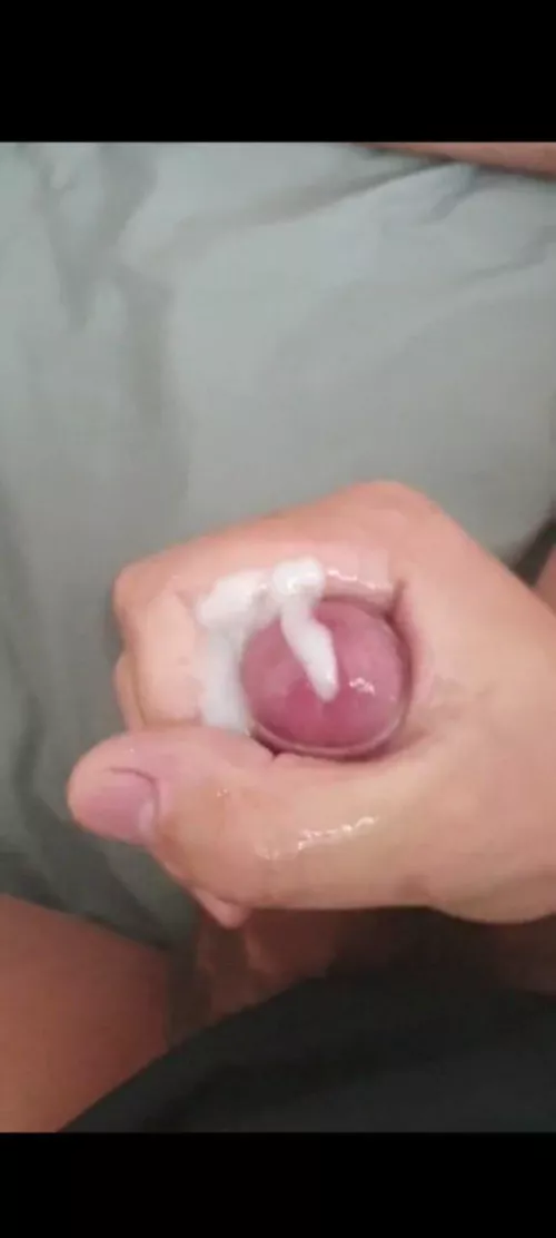 Hi jerking off now dm me