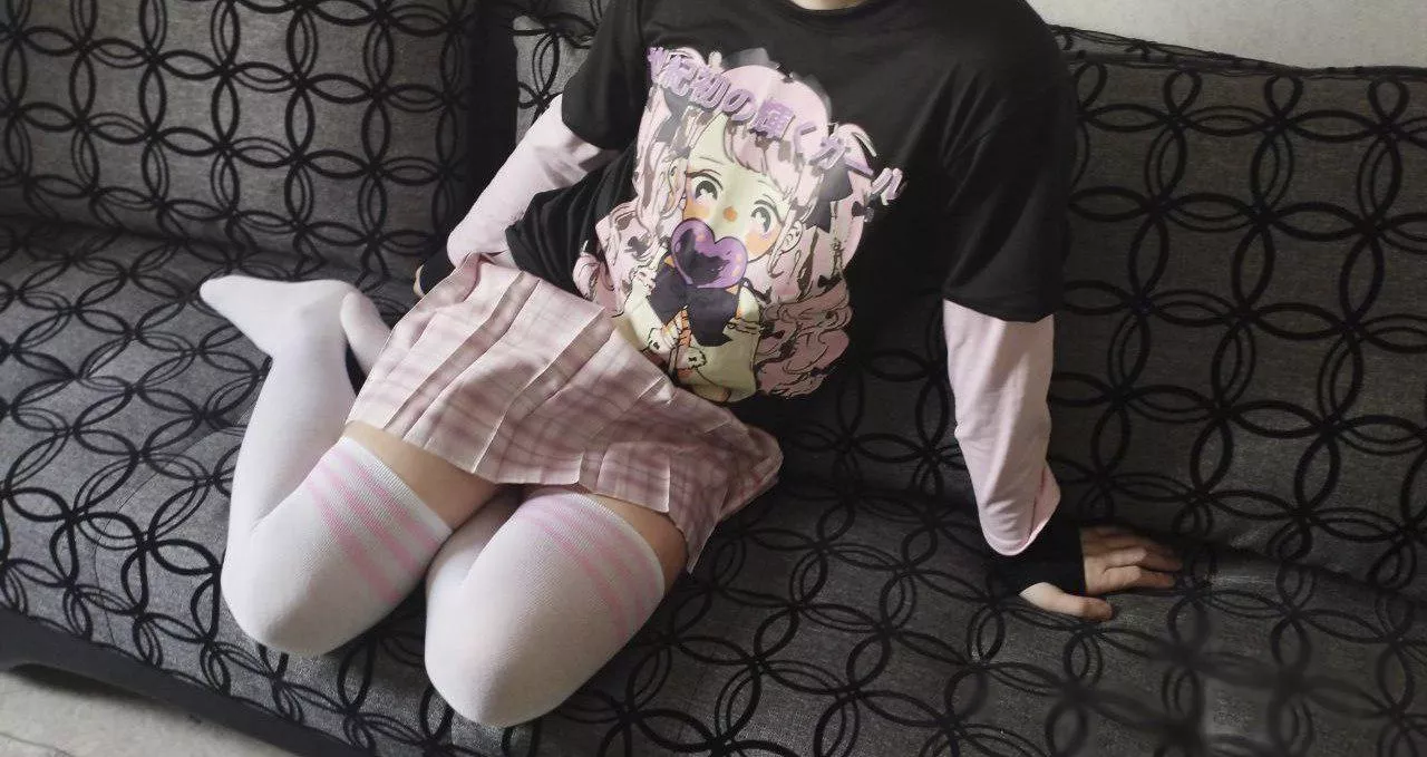 Hi! More cutenes for our eyes 😊👉👈