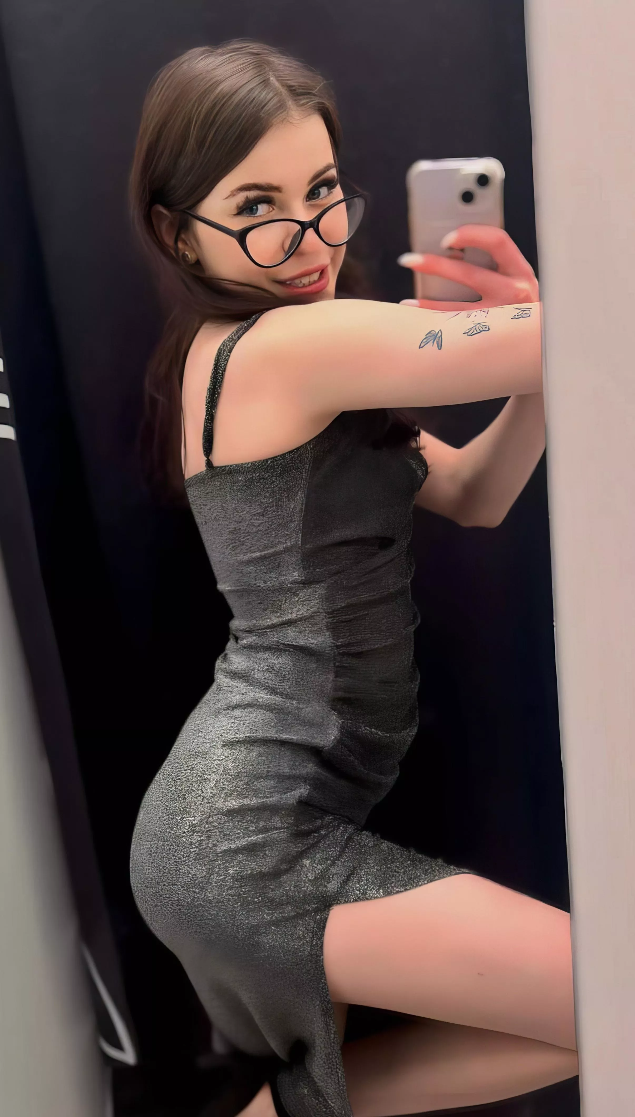 I choose a dress to please you