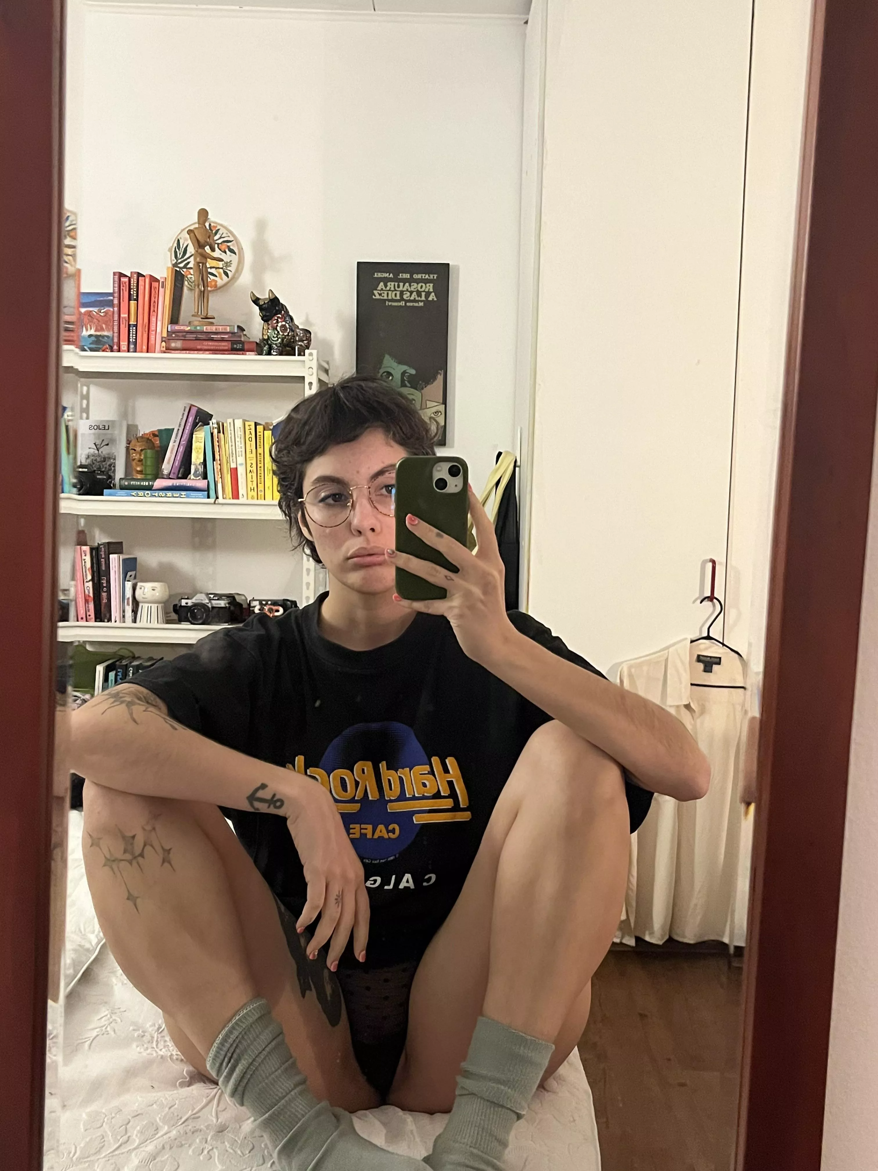 i just want to know if i can also turn u on with a sfw selfie 