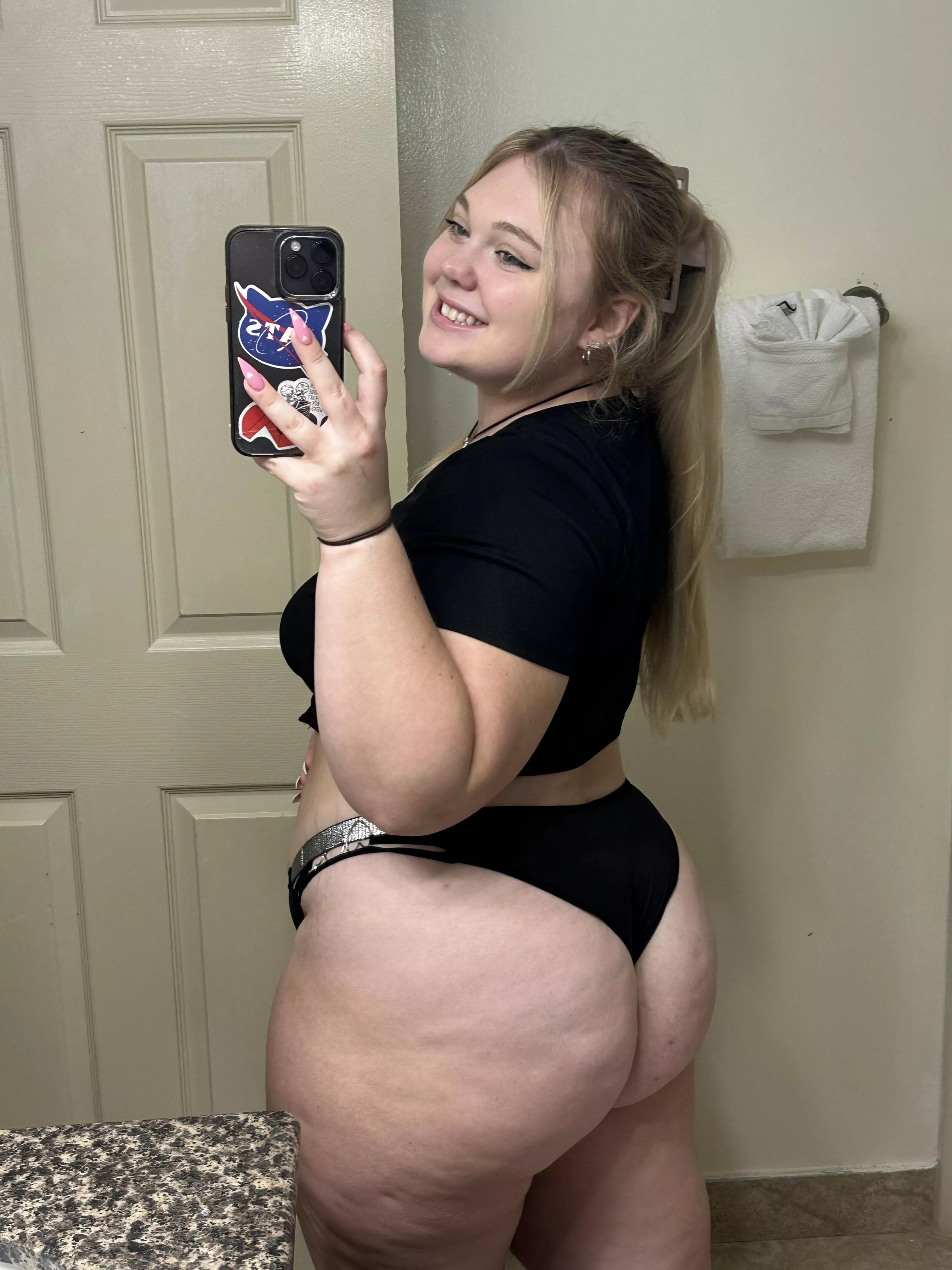 I need *HOT* hotel sex 