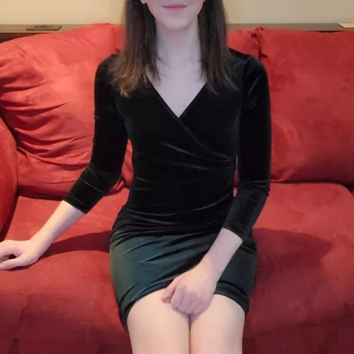 I really need to find an excuse to wear this dress 😇