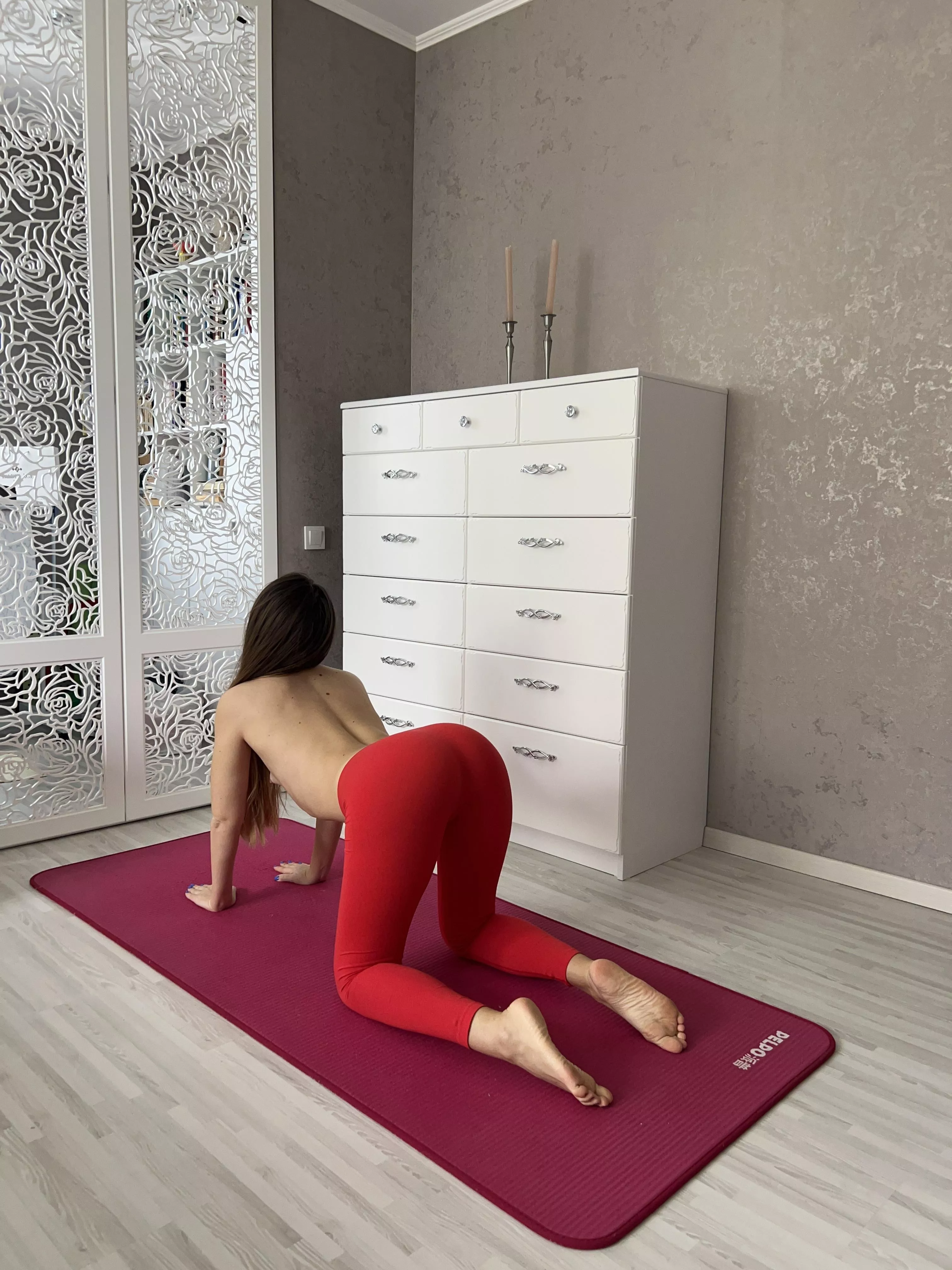 If you're wondering where to admire girls, go to the gym