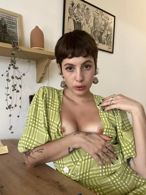 is short hair and small boobs a turn on? 