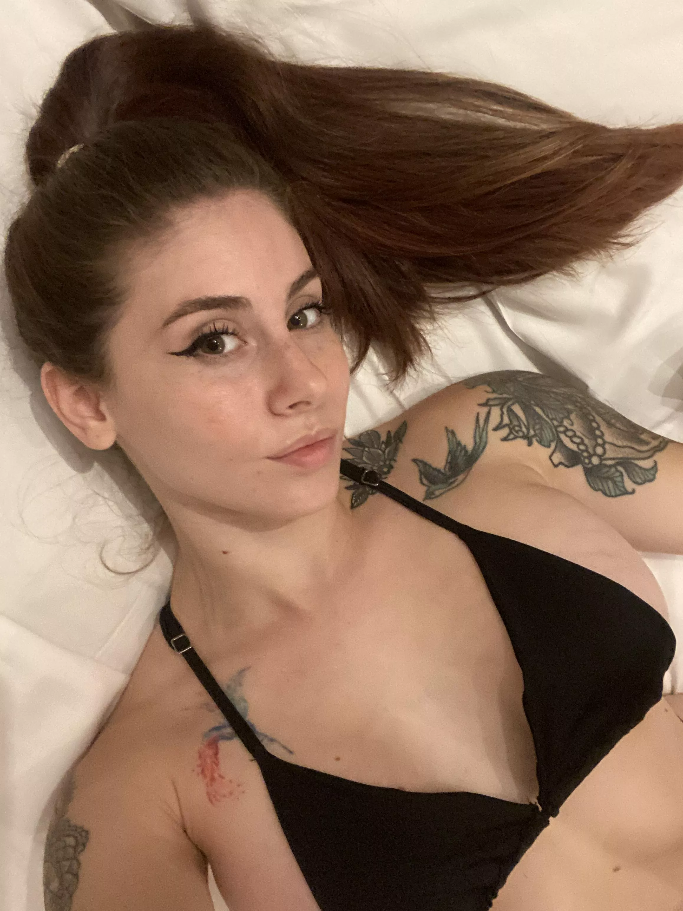 Just turned 18 and am all day kong horny...would you mind helping me with this problem?