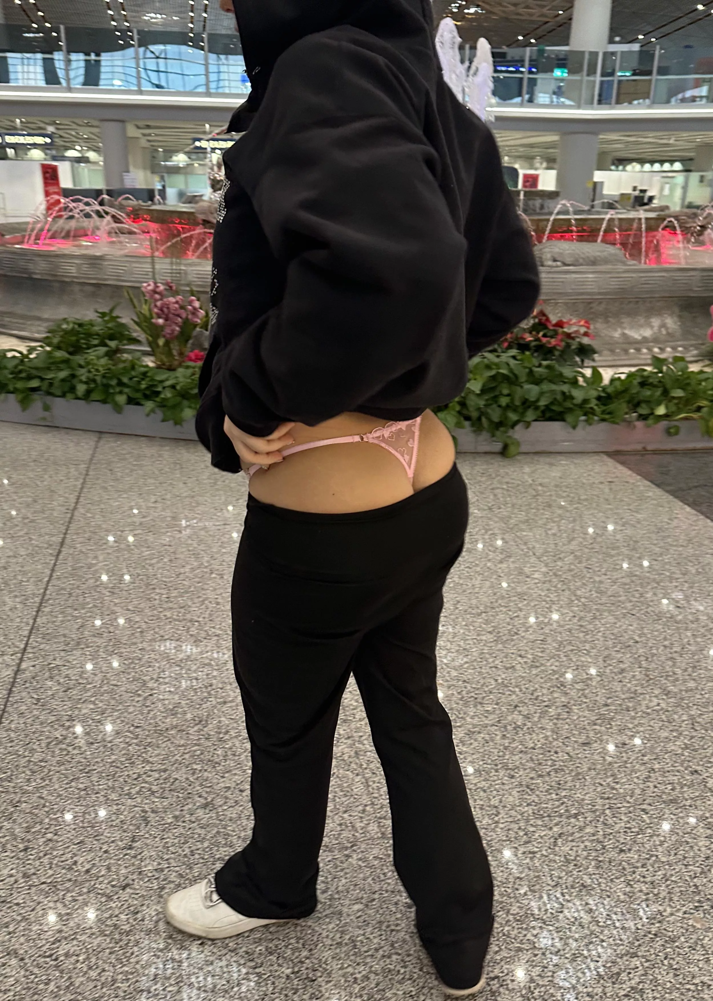 let them show at the airport 